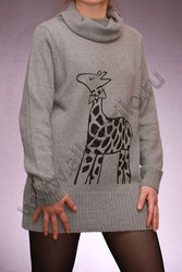 Удлиненный свитер с принтом жирафа